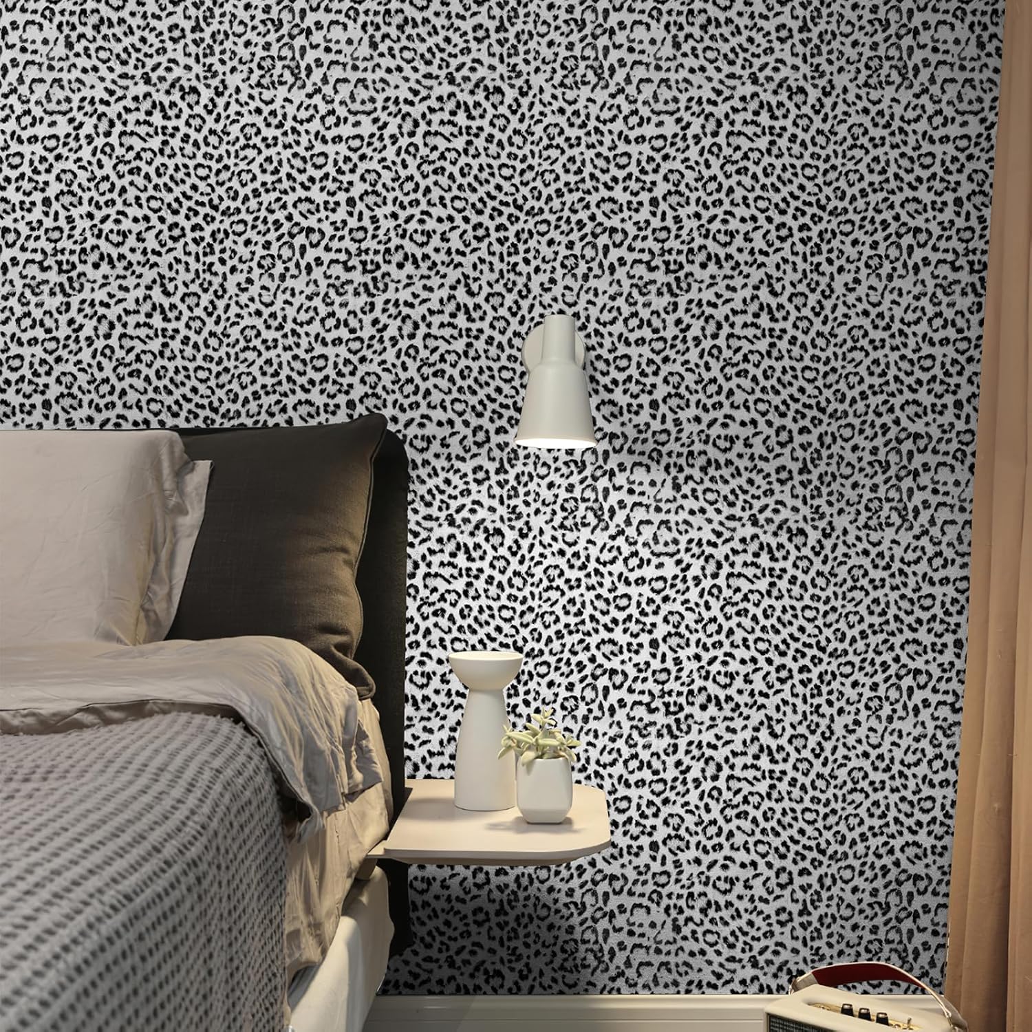 JiffDiff Leopard Print Peel and Stick Wallpaper, Waterproof Removable Self Adhesive Textured Wall Paper, Yellow Unique Funky Cheetah Contact Paper for Bedroom and Bathroom 480"X17.3"(57.6 sq. ft)